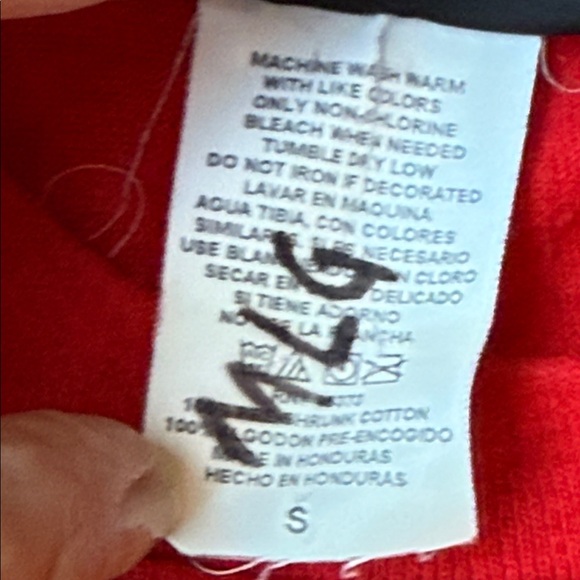 University of Tampa Red T-Shirt, Size small - Picture 4 of 4